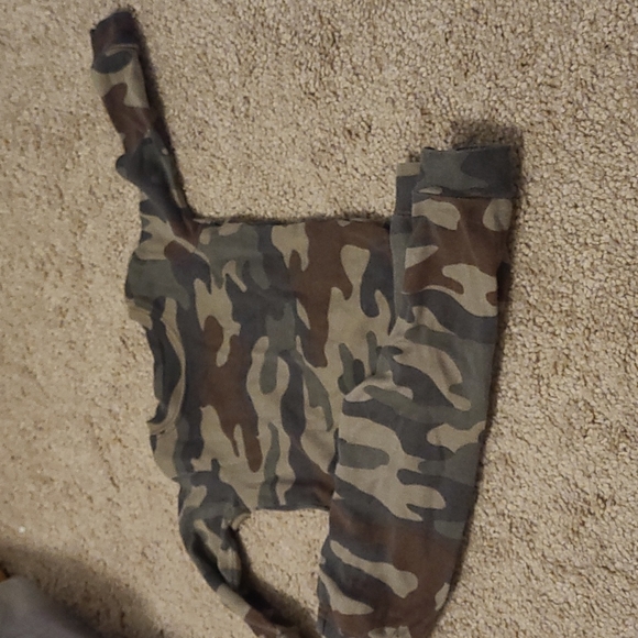 12M pajama BUNDLE ONLY - Picture 2 of 5